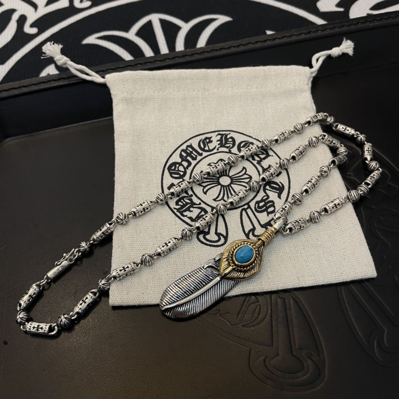 Ch*0me He**ts necklaces